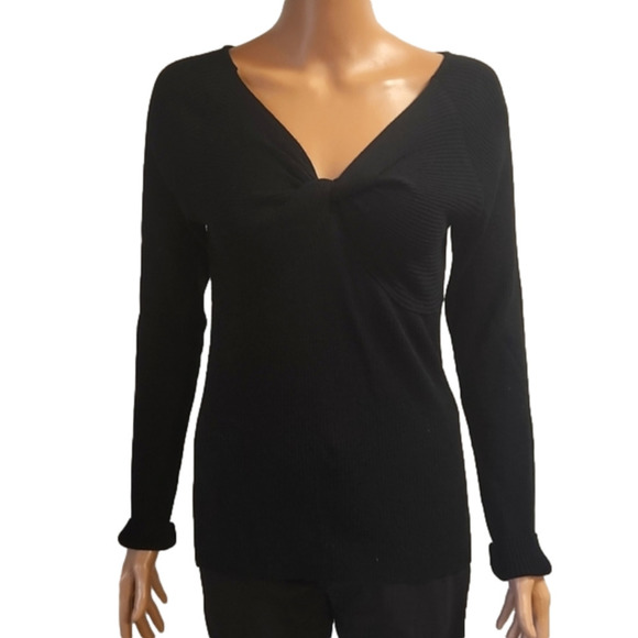 Tops - 𝅺Women's long sleeve black V neck (code-P0027)